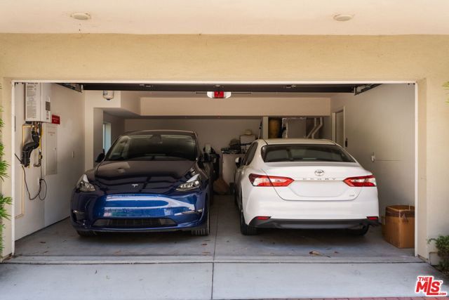 2780 N Wright Lane, Los Angeles, CA 90068