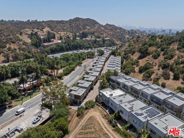 2780 N Wright Lane, Los Angeles, CA 90068