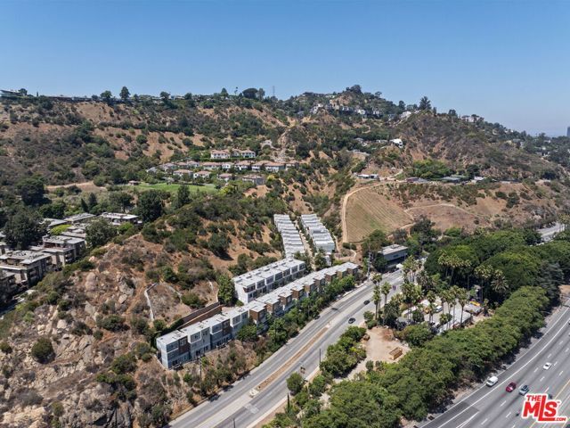 2780 N Wright Lane, Los Angeles, CA 90068