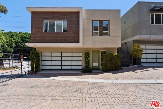 2780 N Wright Lane, Los Angeles, CA 90068