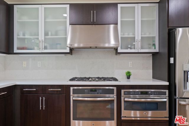 2780 N Wright Lane, Los Angeles, CA 90068