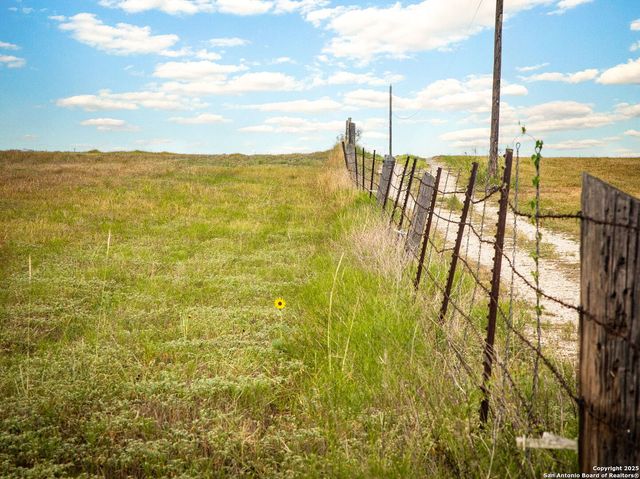 TBD Fm 621, Staples, TX 78655