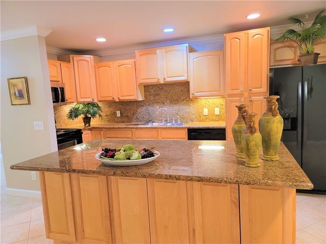1905 Robalo Drive, Vero Beach, FL 32960