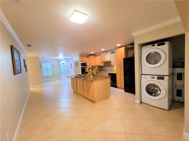 1905 Robalo Drive, Vero Beach, FL 32960