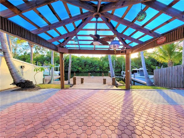 1905 Robalo Drive, Vero Beach, FL 32960