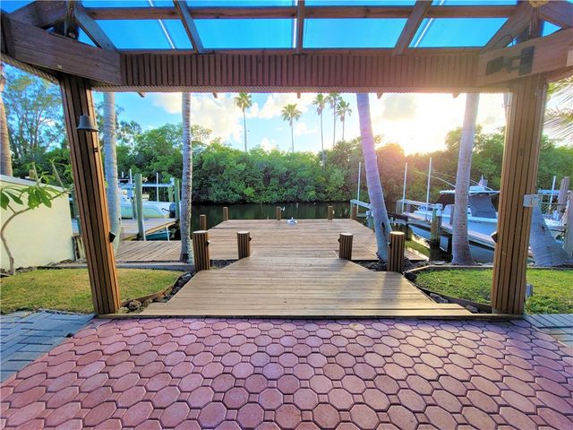 1905 Robalo Drive, Vero Beach, FL 32960