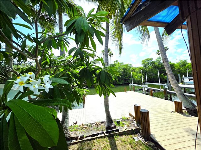 1905 Robalo Drive, Vero Beach, FL 32960