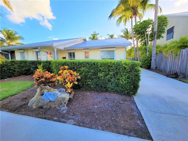 1905 Robalo Drive, Vero Beach, FL 32960