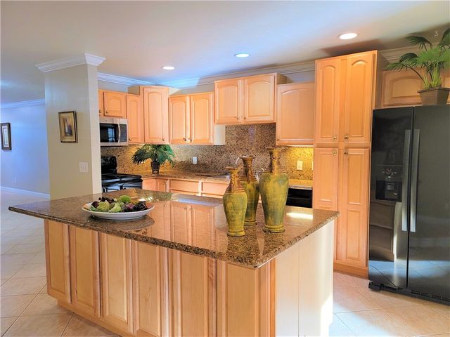 1905 Robalo Drive, Vero Beach, FL 32960