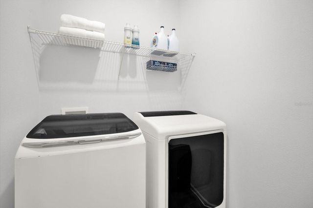 6941 DILLY LAKE AVENUE, Groveland, FL 34736