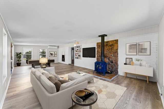 3082 County Road 536, Alvin, TX 77511