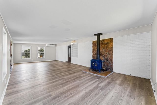 3082 County Road 536, Alvin, TX 77511