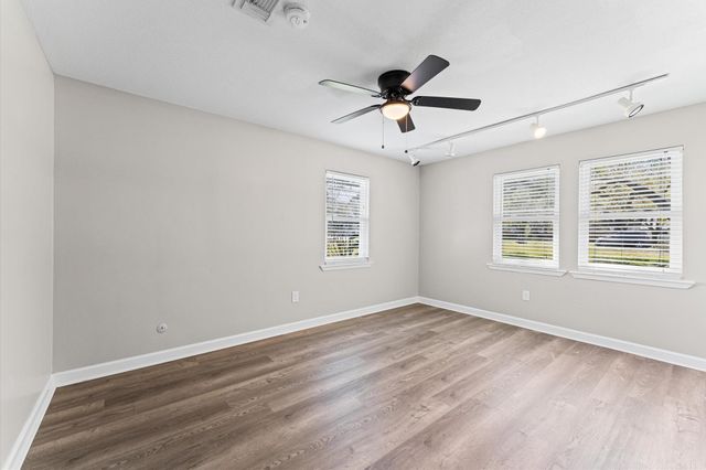 3082 County Road 536, Alvin, TX 77511