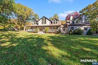 30 Snow Mountain Avenue, Mahwah, NJ 07430