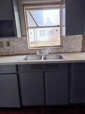 611 W 12TH Street, Sweetwater, TX 79556