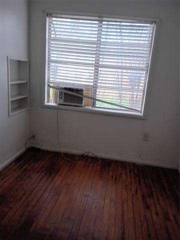 611 W 12TH Street, Sweetwater, TX 79556