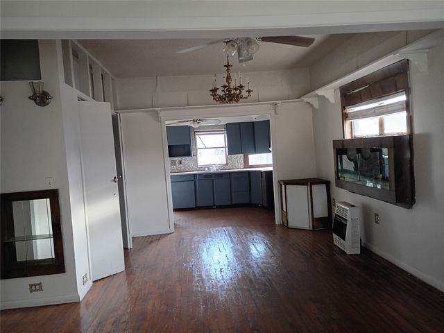 611 W 12TH Street, Sweetwater, TX 79556