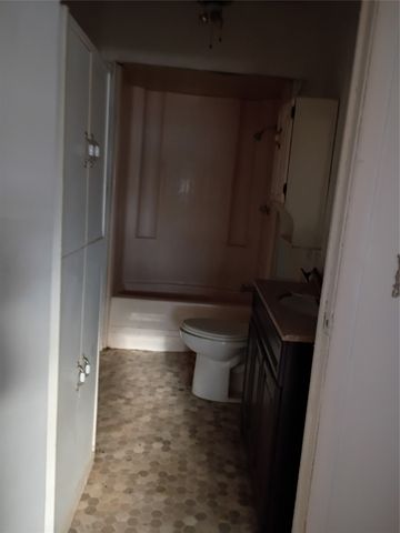 611 W 12TH Street, Sweetwater, TX 79556