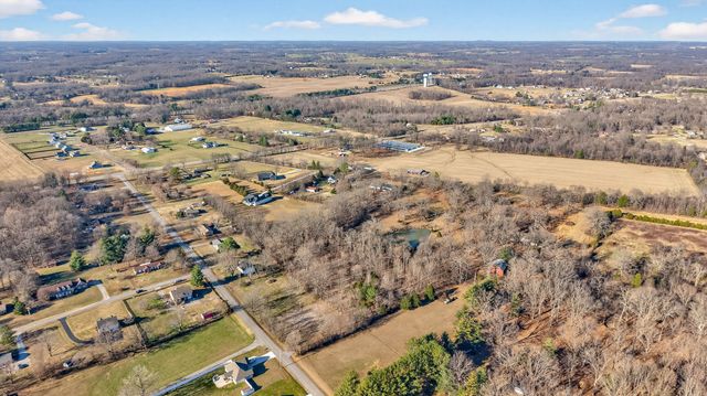 1991 Raymond Hodges Rd, Cottontown, TN 37048