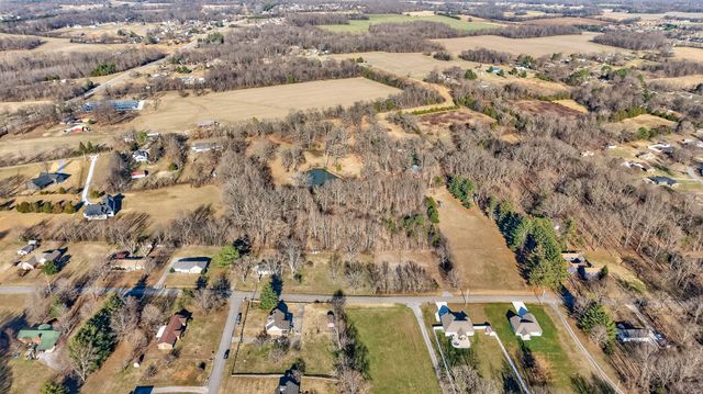 1991 Raymond Hodges Rd, Cottontown, TN 37048