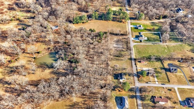 1991 Raymond Hodges Rd, Cottontown, TN 37048