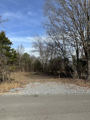 1991 Raymond Hodges Rd, Cottontown, TN 37048