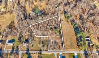 1991 Raymond Hodges Rd, Cottontown, TN 37048