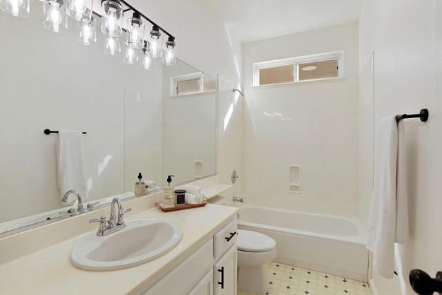 2431 Garrett Ct, Tracy, CA 95377