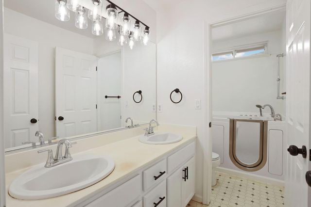 2431 Garrett Ct, Tracy, CA 95377