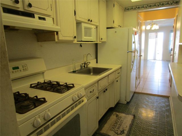 1900 58TH AVENUE N 22, St Petersburg, FL 33714