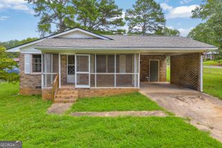 16 Leigh Street, Commerce, GA 30529