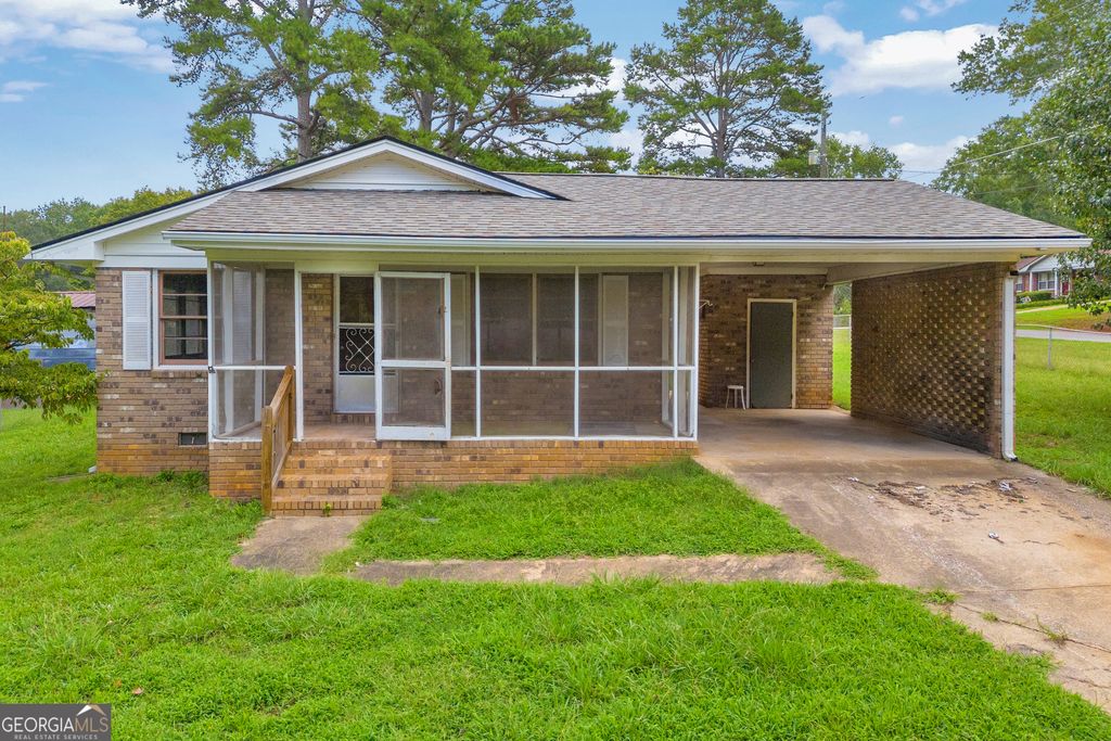 16 Leigh Street, Commerce, GA 30529