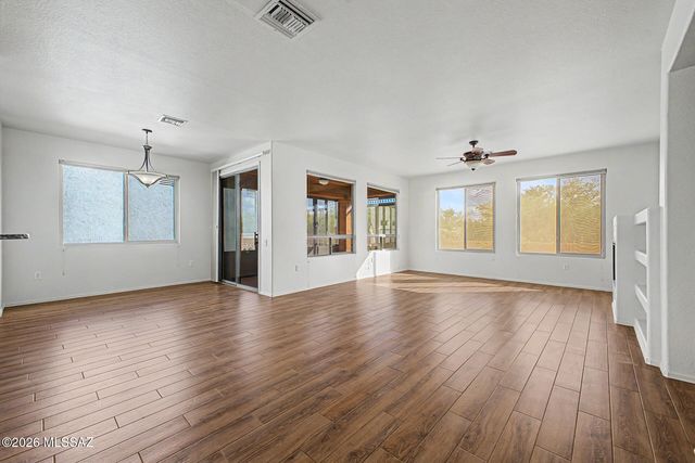 2233 W Gramercy Drive, Green Valley, AZ 85622