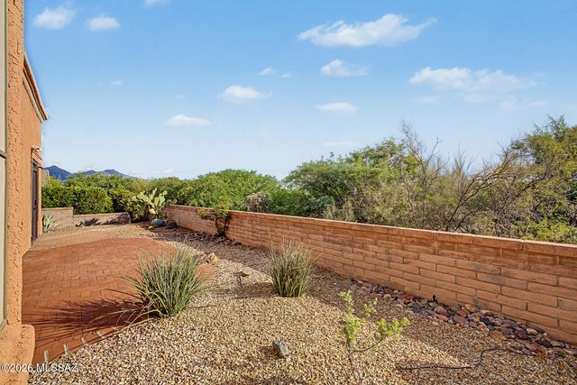 2233 W Gramercy Drive, Green Valley, AZ 85622