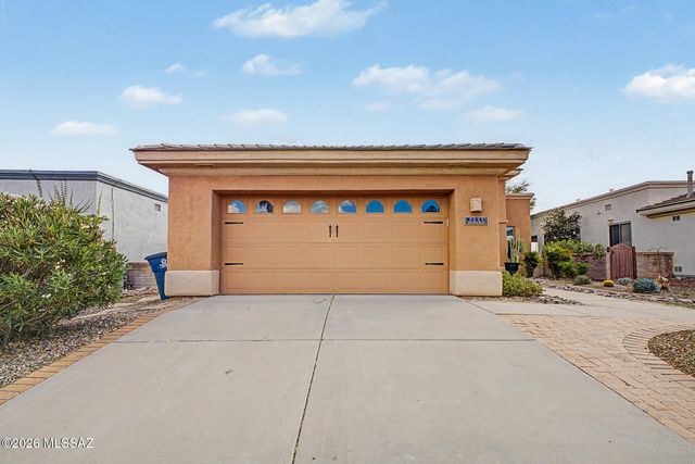 2233 W Gramercy Drive, Green Valley, AZ 85622