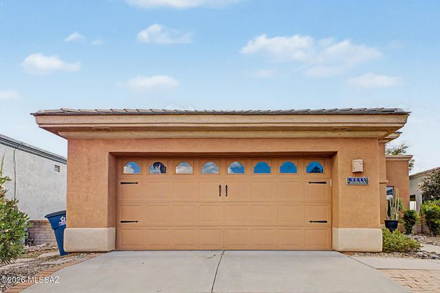 2233 W Gramercy Drive, Green Valley, AZ 85622