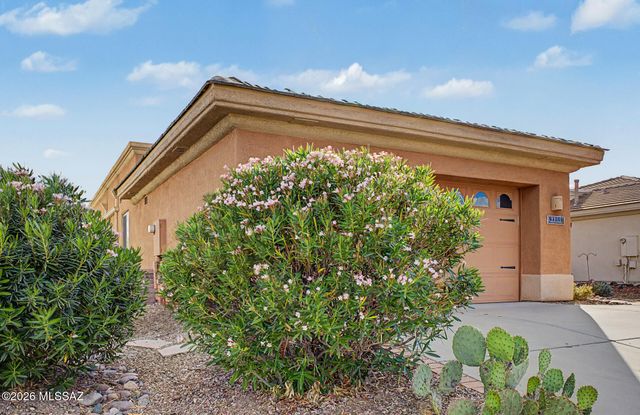 2233 W Gramercy Drive, Green Valley, AZ 85622
