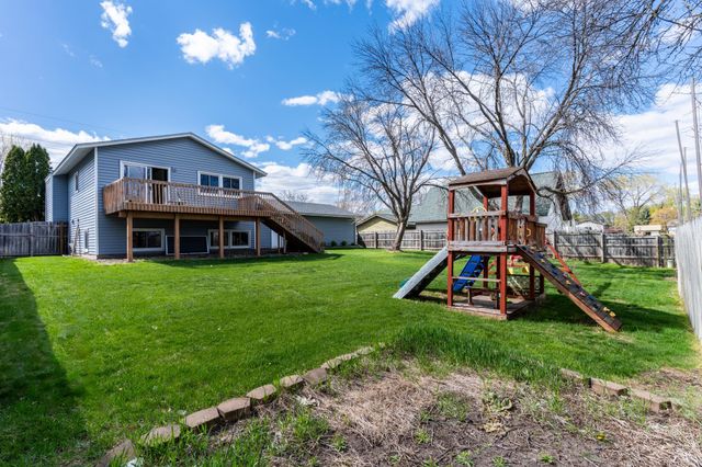 9724 Washburn Avenue N, Brooklyn Park, MN 55444