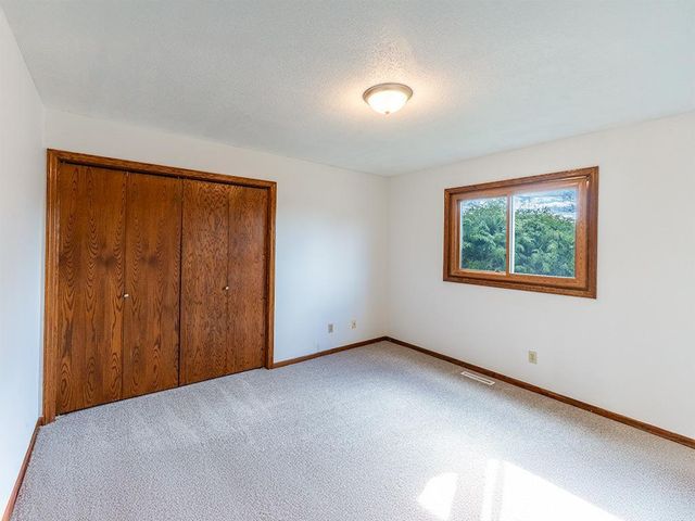 9724 Washburn Avenue N, Brooklyn Park, MN 55444