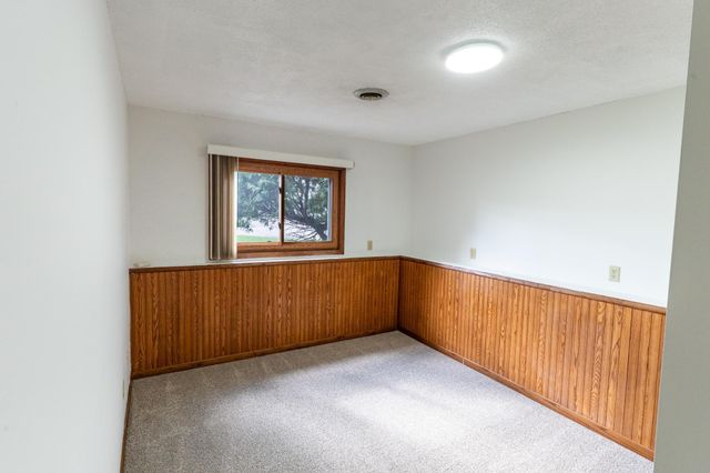 9724 Washburn Avenue N, Brooklyn Park, MN 55444