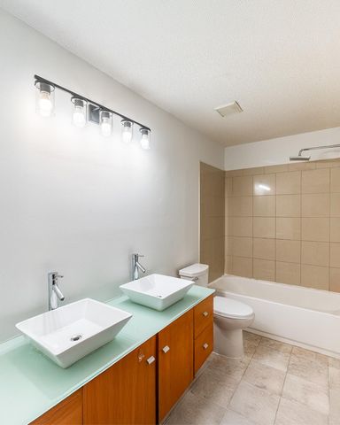 9724 Washburn Avenue N, Brooklyn Park, MN 55444