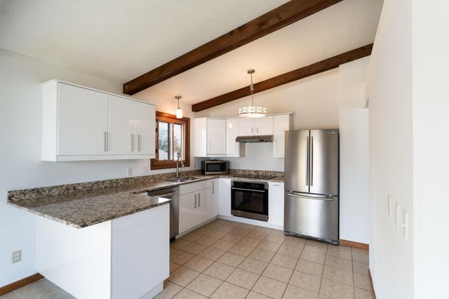 9724 Washburn Avenue N, Brooklyn Park, MN 55444