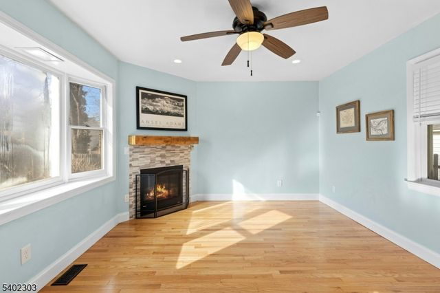 35 Shady Ln, Fanwood Boro, NJ 07023