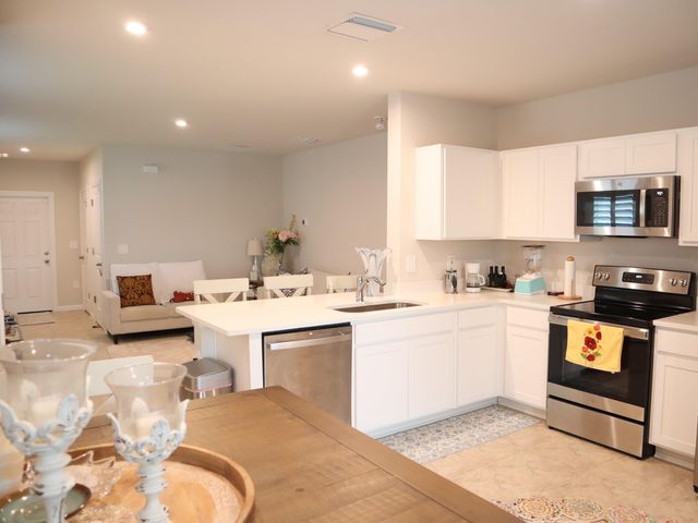 517 Cherimoya Street, Fort Pierce, FL 34981