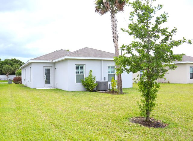 517 Cherimoya Street, Fort Pierce, FL 34981