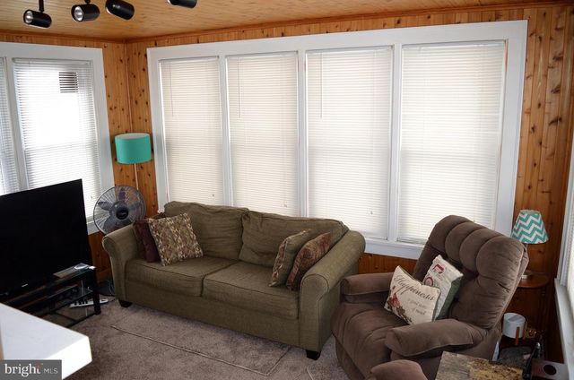 140 CASE AVE, Sharon, PA 16146