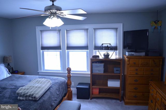 140 CASE AVE, Sharon, PA 16146