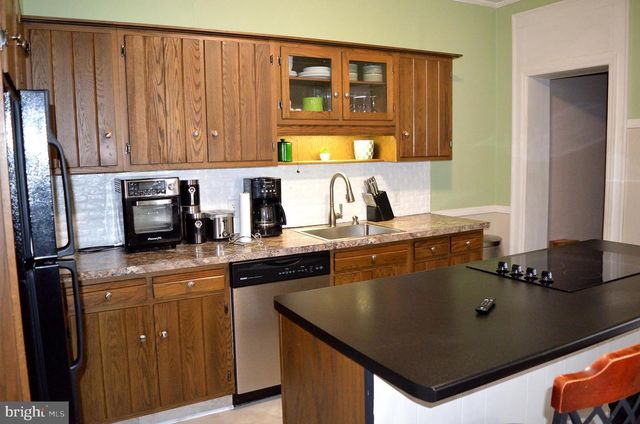 140 CASE AVE, Sharon, PA 16146