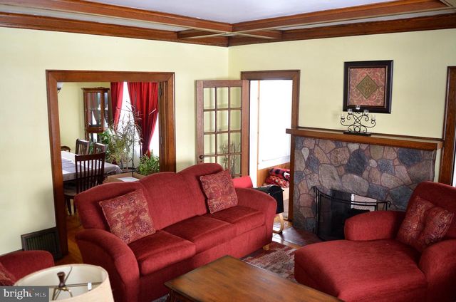 140 CASE AVE, Sharon, PA 16146