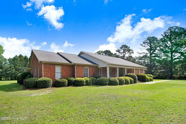 3509 Lakeview Trail, Kinston, NC 28504